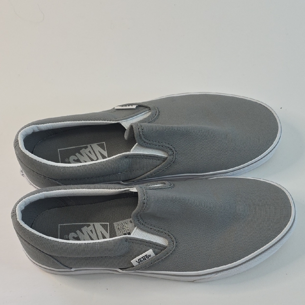 Vans Classic Slip-On shoes in the color Wild Dove Mens 6.5